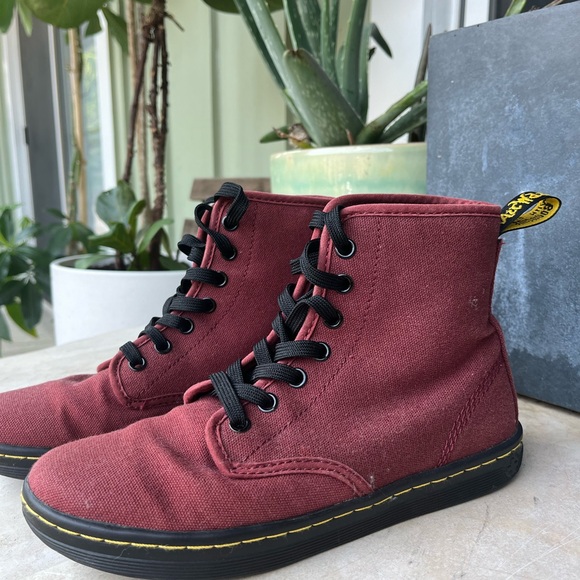 Doc Marten’s Shore Ditch Cherry Red Maroon Canvas Boots Women’s Size 6 - Picture 2 of 4